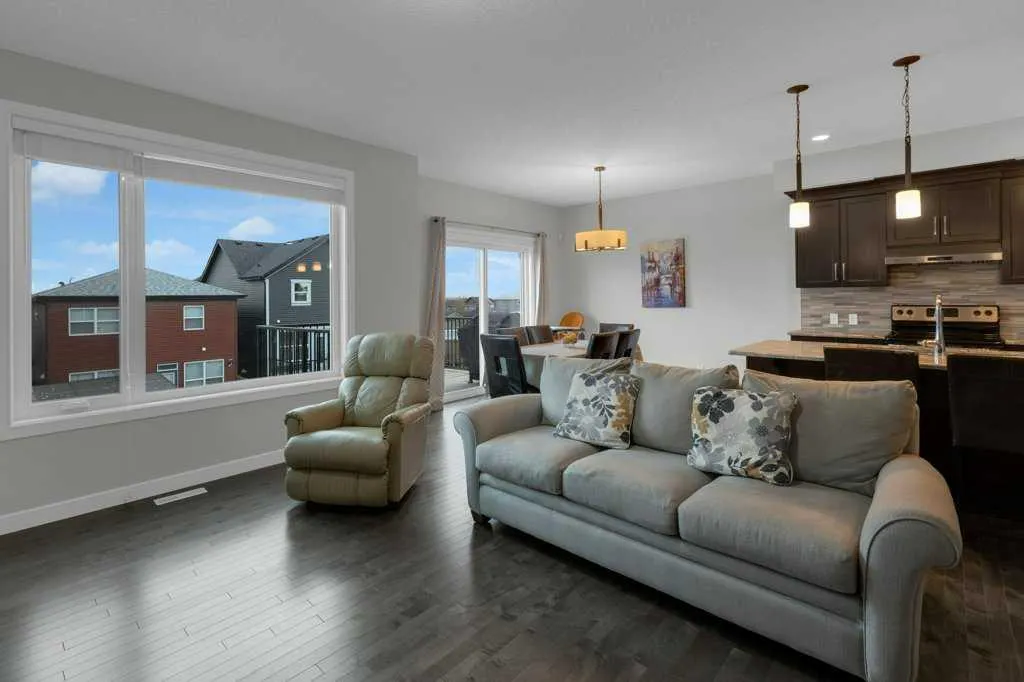 98 Evanscrest Terrace NW