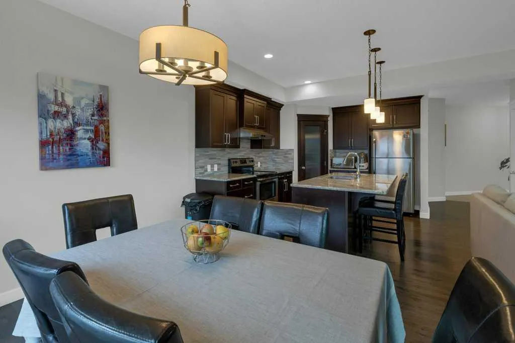 98 Evanscrest Terrace NW