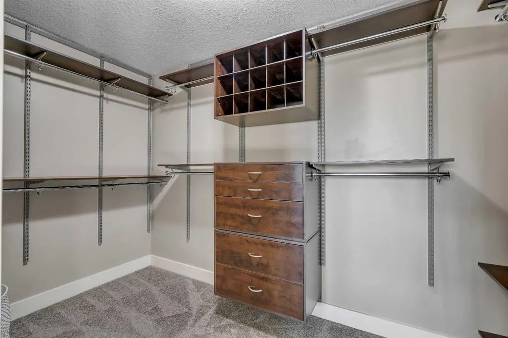 315 Crystal Green Close