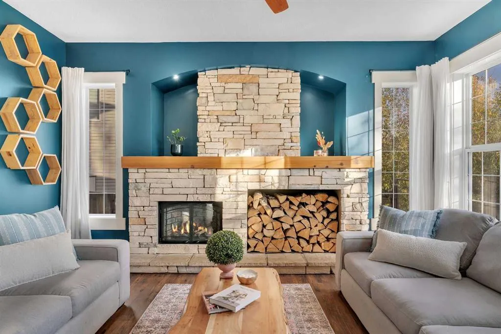 315 Crystal Green Close