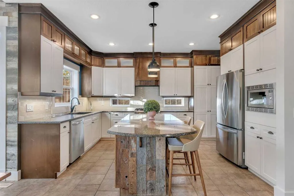 315 Crystal Green Close