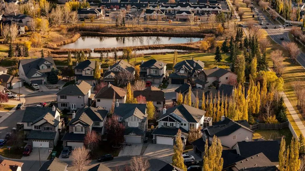 315 Crystal Green Close