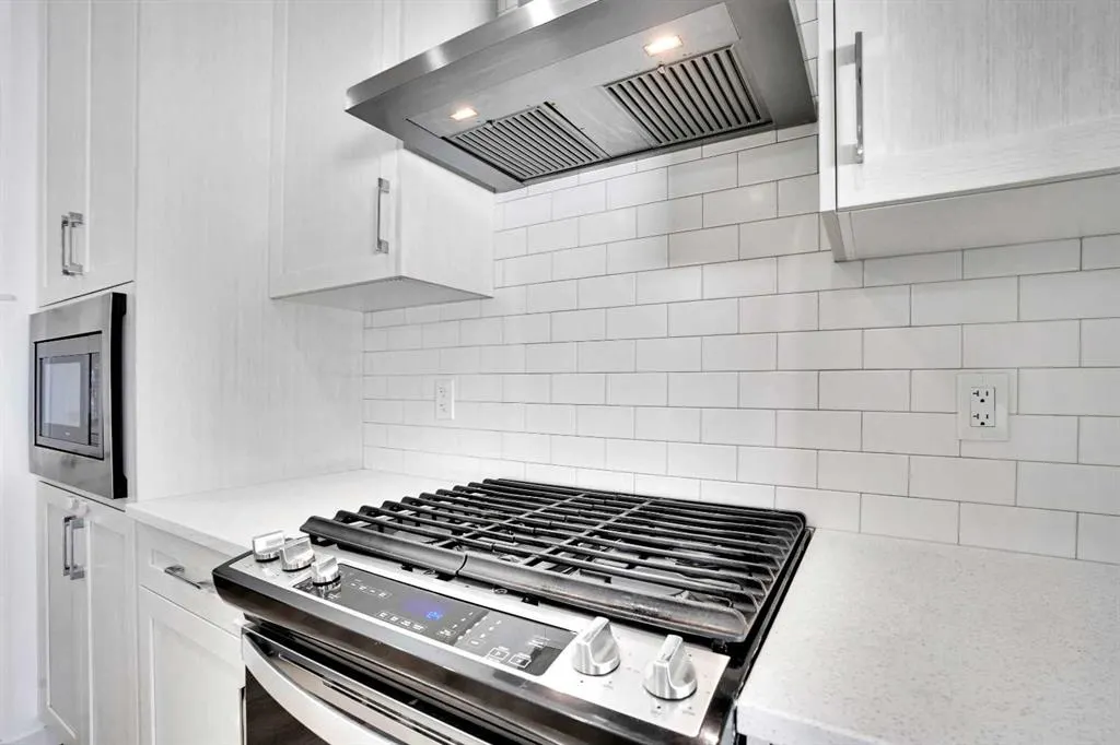 1517 Bayview Point SW