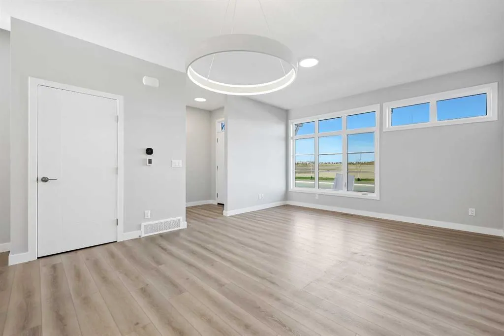 7031 Rangeview Avenue SE