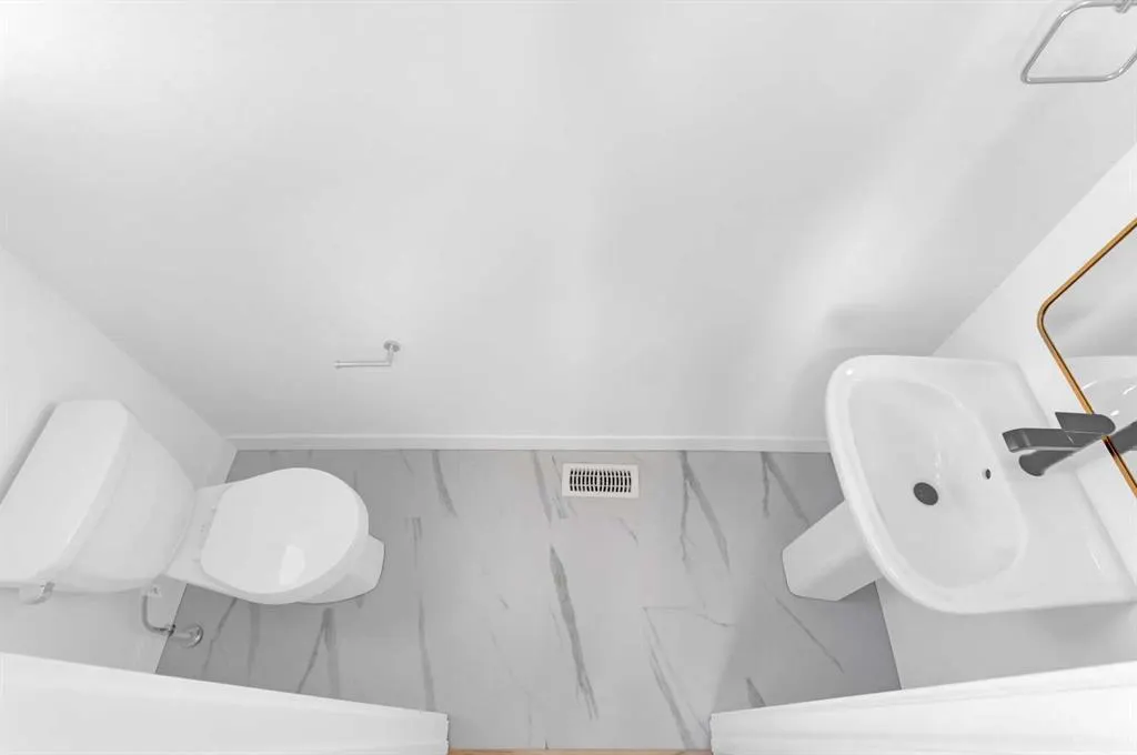 164 Cobblestone Gate SW