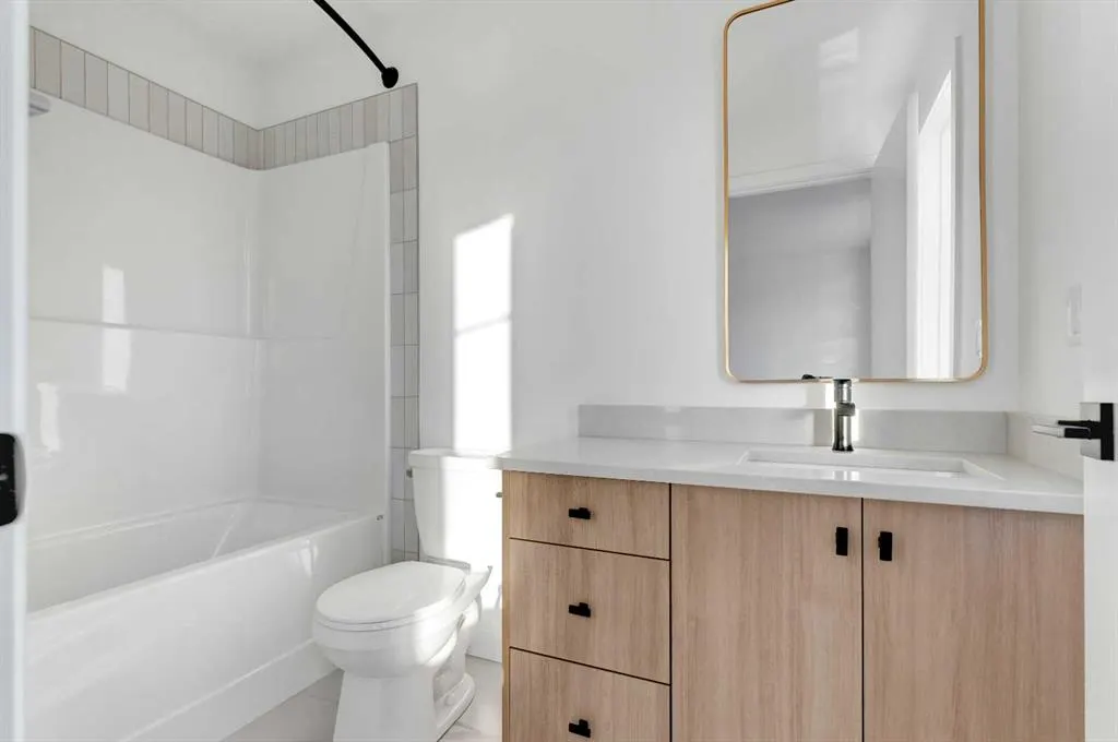 164 Cobblestone Gate SW