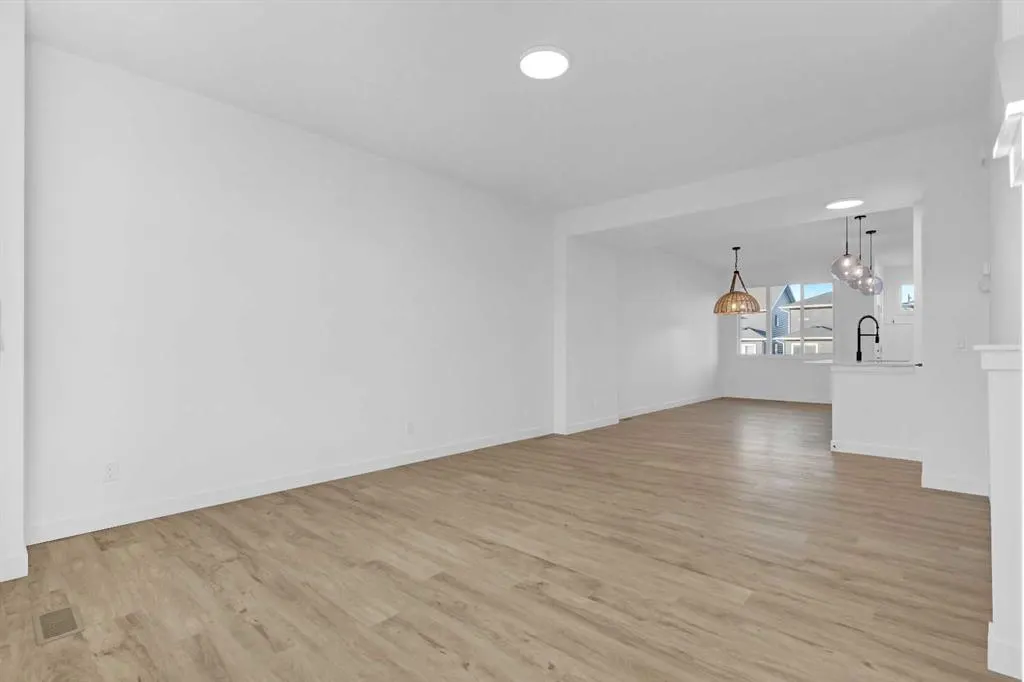 164 Cobblestone Gate SW