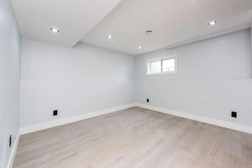 141 Falshire Close NE