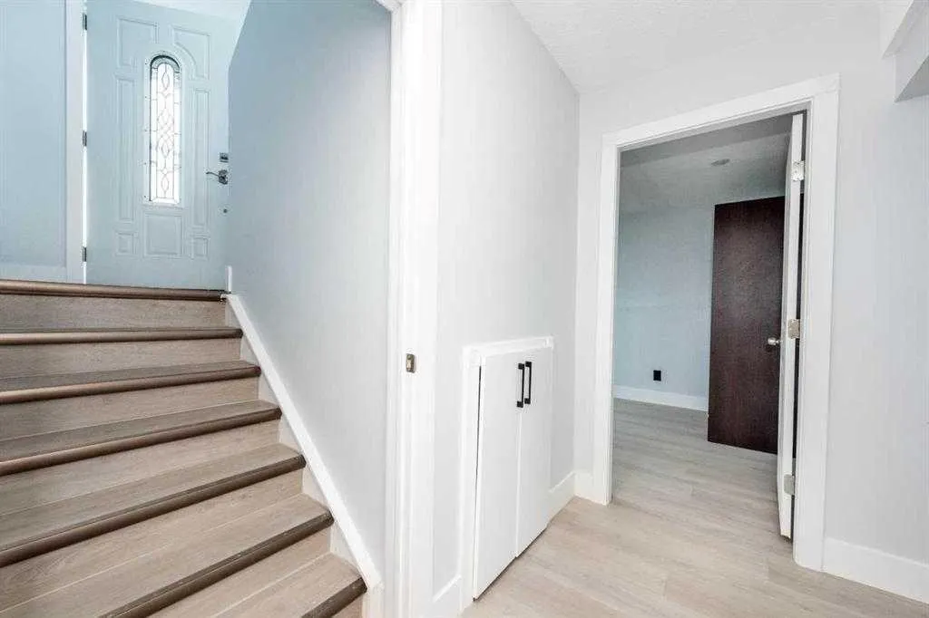 141 Falshire Close NE