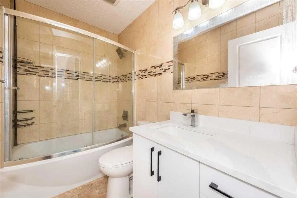 141 Falshire Close NE