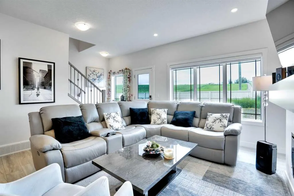 1457 Bayview Point SW