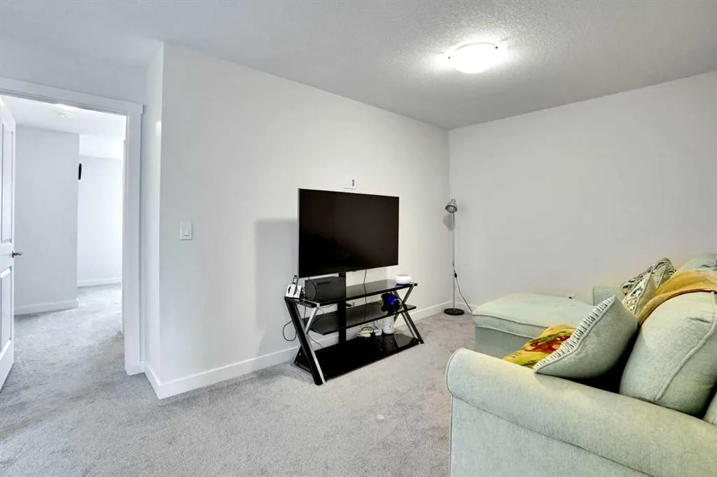 1457 Bayview Point SW