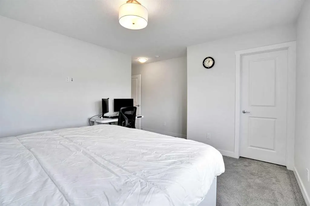 1457 Bayview Point SW