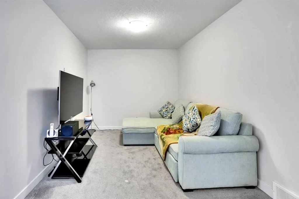 1457 Bayview Point SW