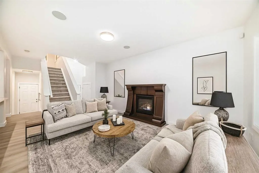 158 Valleyview Court SE