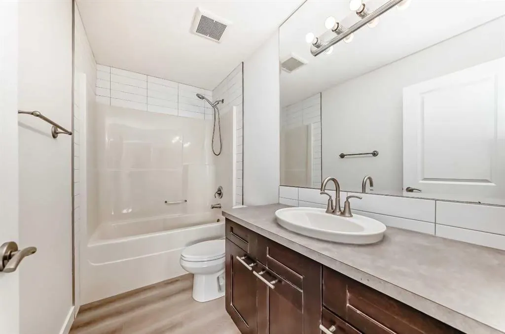 158 Valleyview Court SE