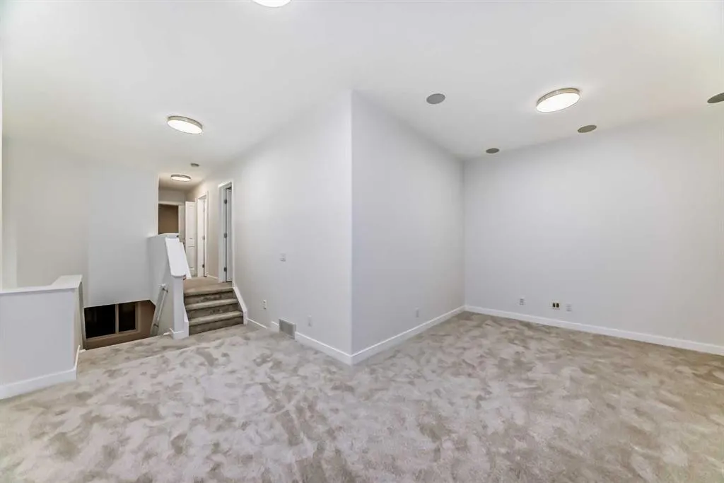 158 Valleyview Court SE