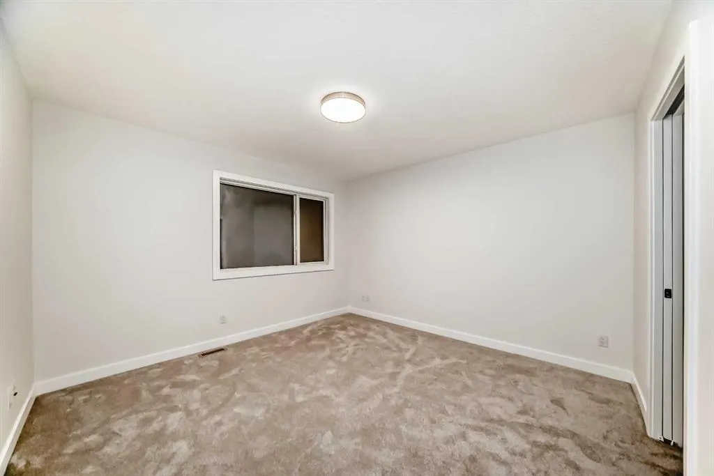 158 Valleyview Court SE