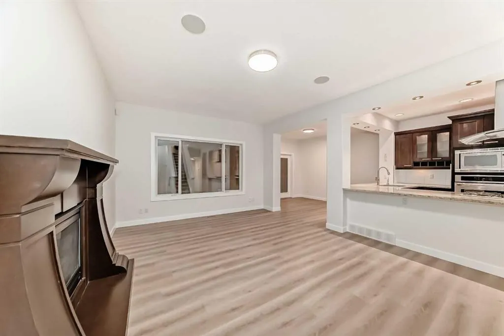 158 Valleyview Court SE