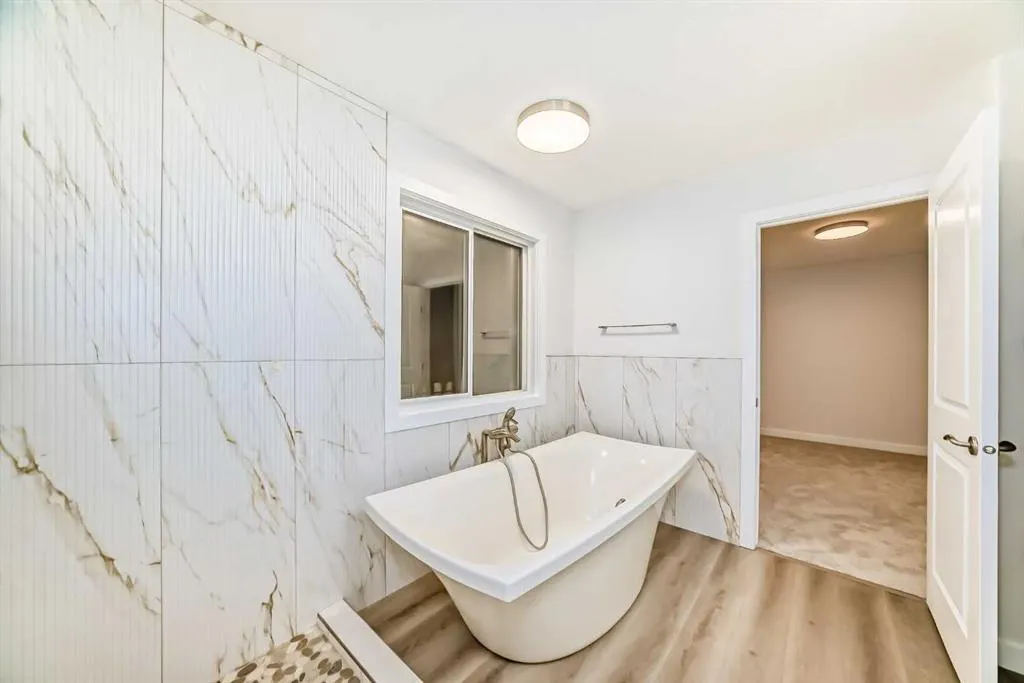 158 Valleyview Court SE