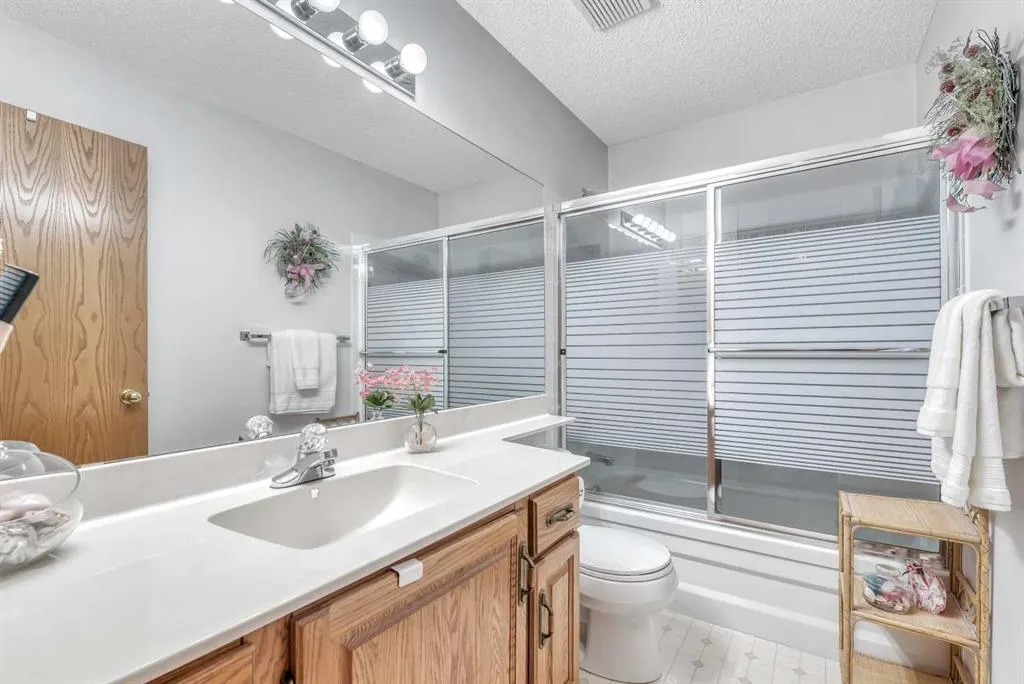 517 Lakeside Greens Place