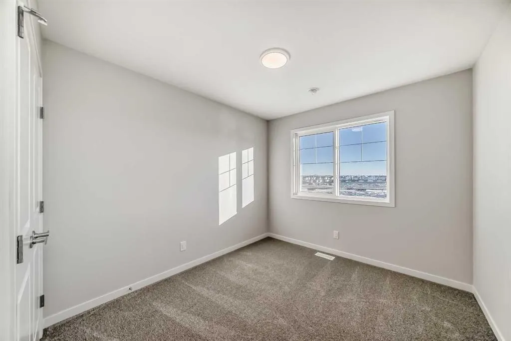 1058 Sawgrass Link NW