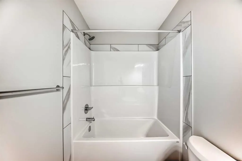 1058 Sawgrass Link NW