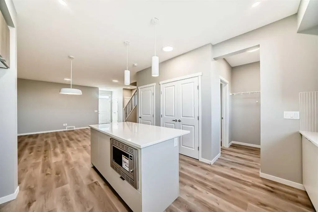 1054 Sawgrass Link NW