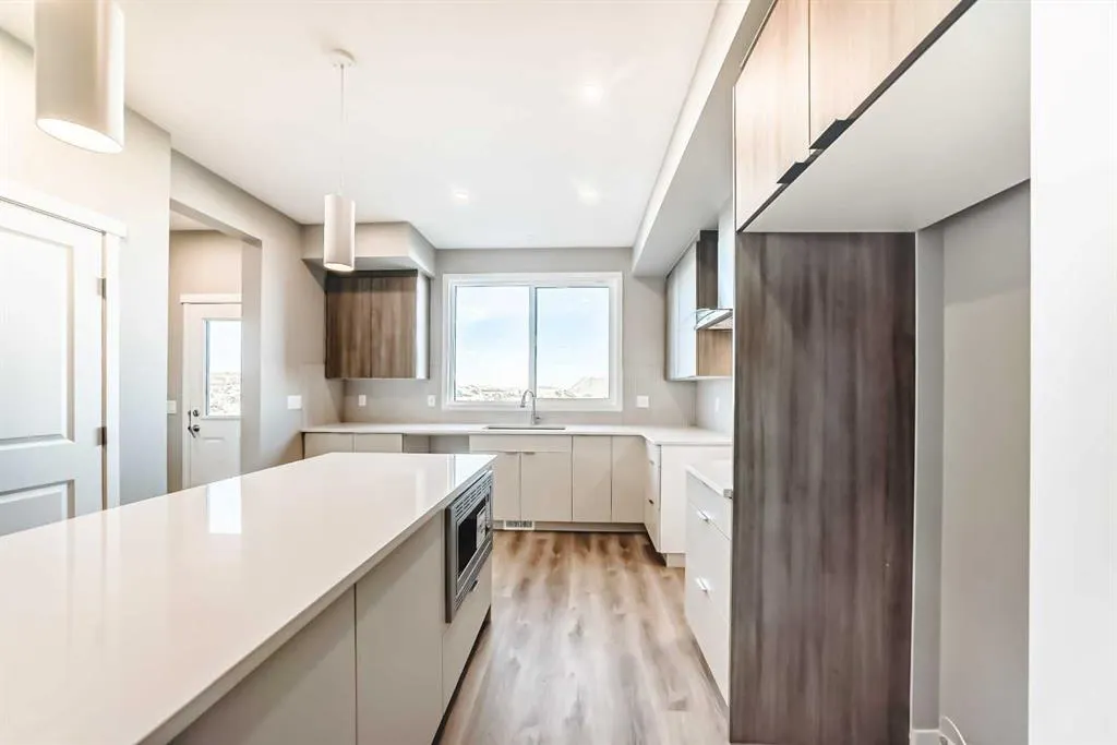 1054 Sawgrass Link NW