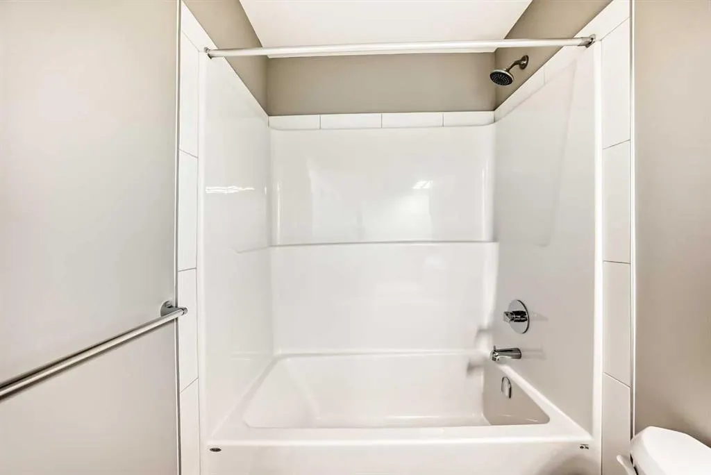 1054 Sawgrass Link NW