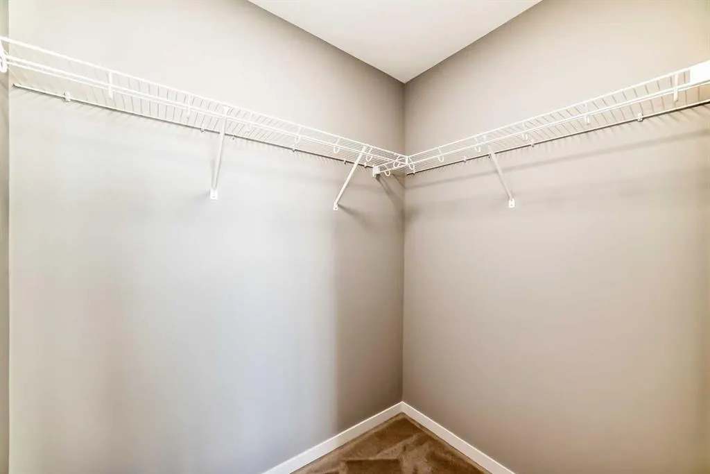 1054 Sawgrass Link NW