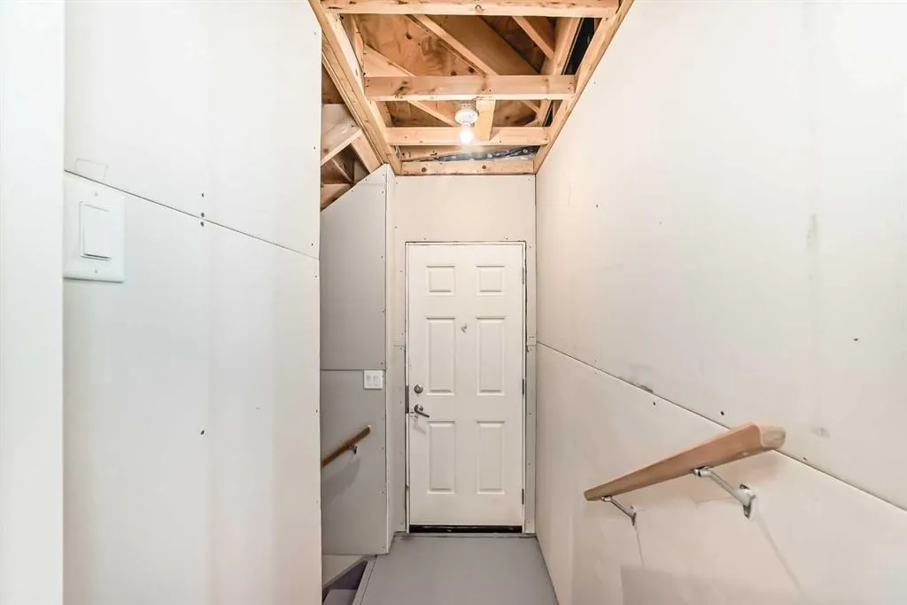 1054 Sawgrass Link NW