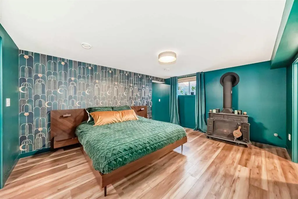 2155 Mackid Crescent NE