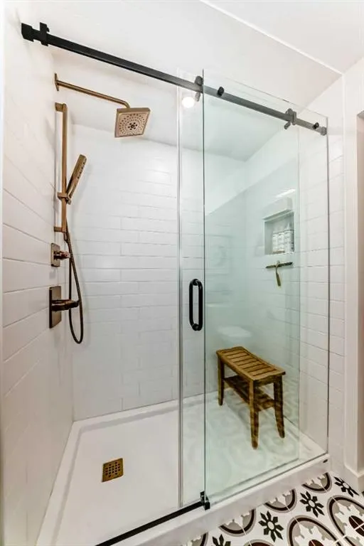 2155 Mackid Crescent NE