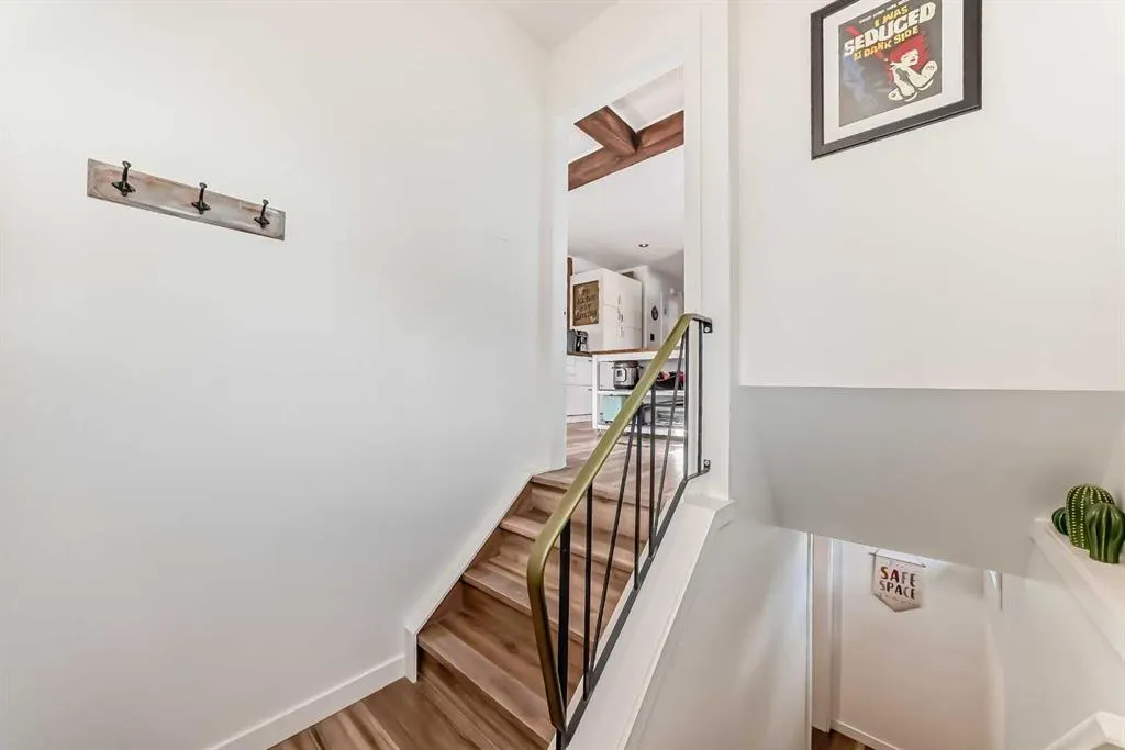 2155 Mackid Crescent NE