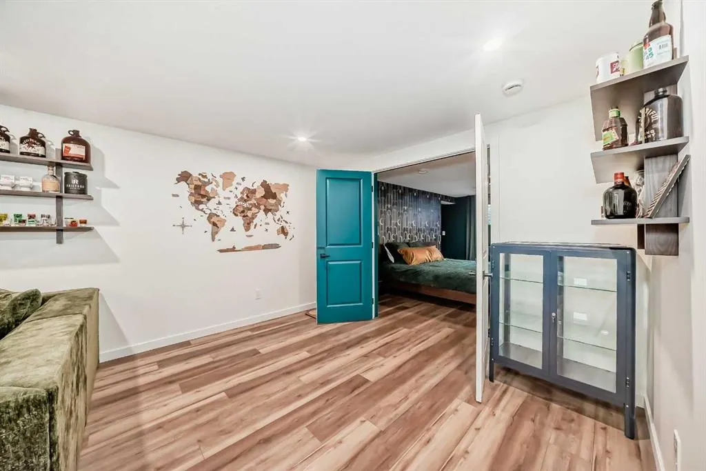 2155 Mackid Crescent NE