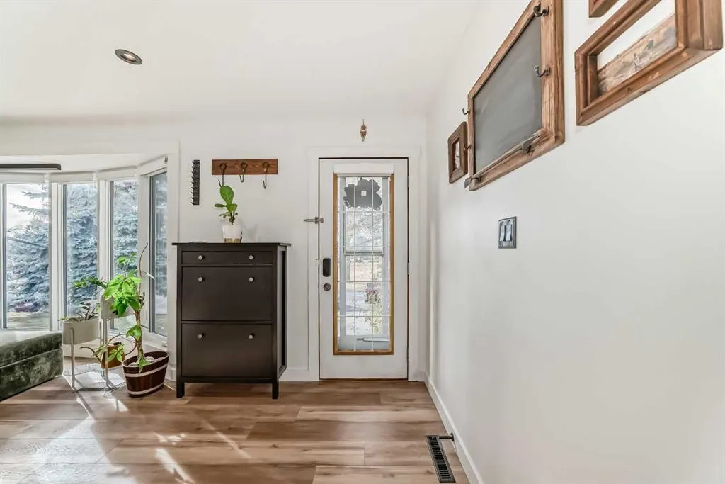 2155 Mackid Crescent NE