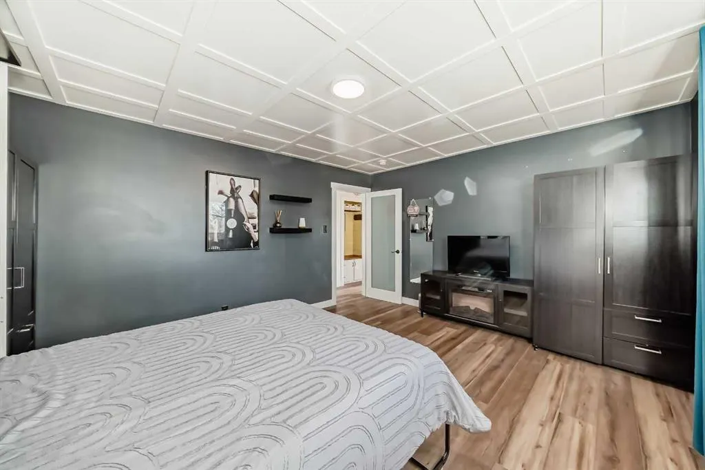 2155 Mackid Crescent NE