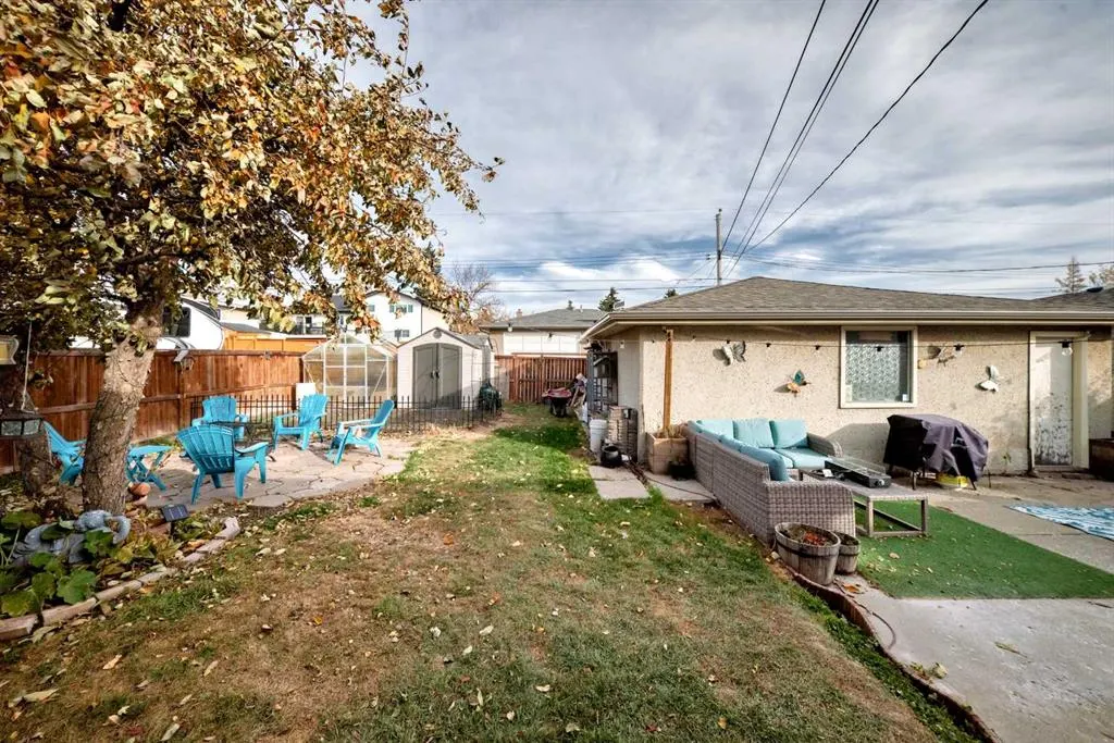 2155 Mackid Crescent NE