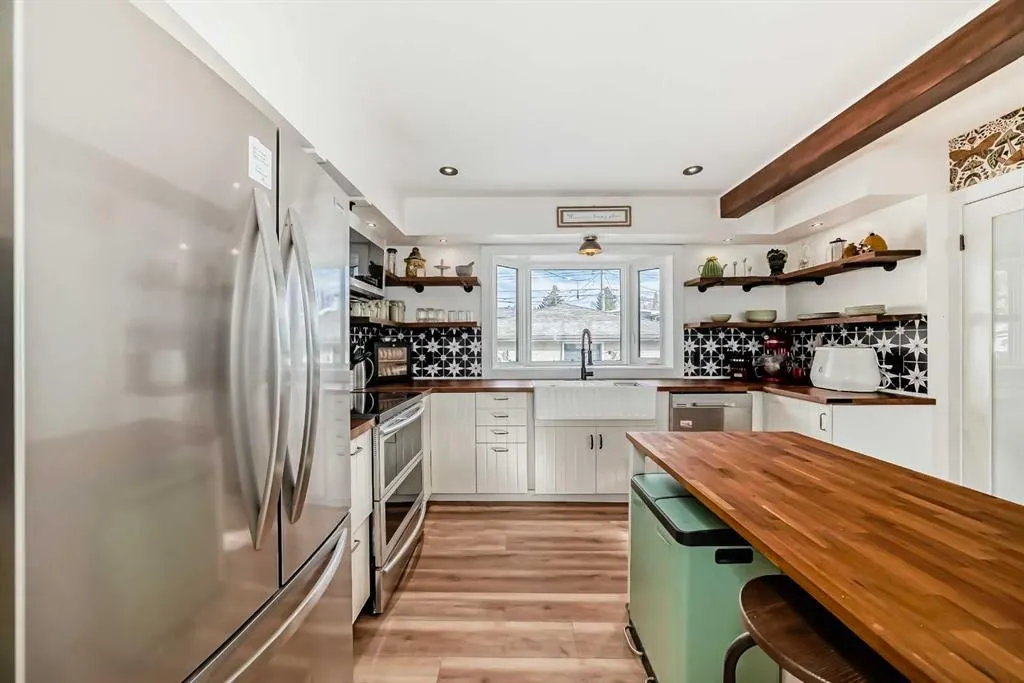 2155 Mackid Crescent NE