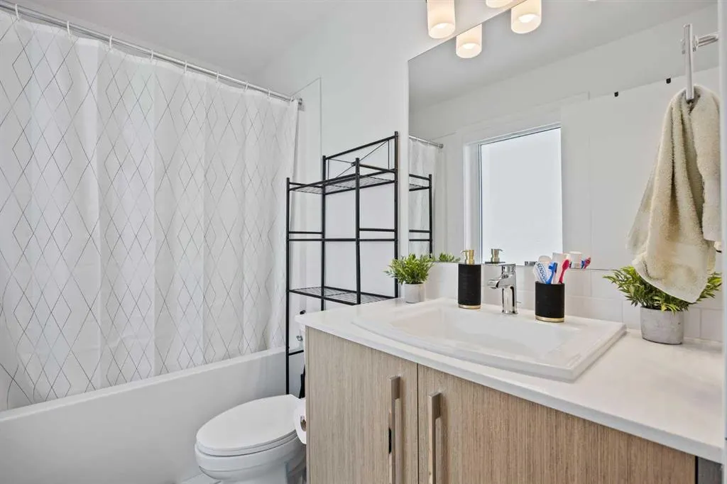 335 Creekside Boulevard SW, #802