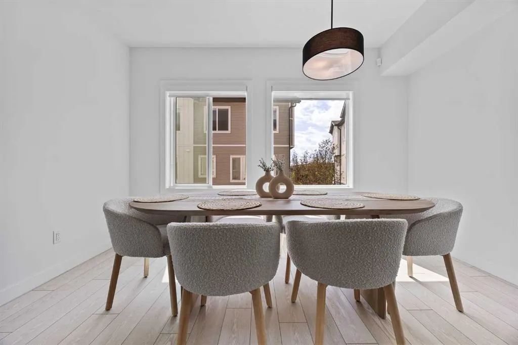 335 Creekside Boulevard SW, #802