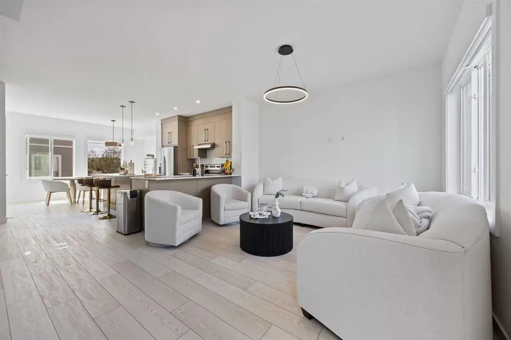 335 Creekside Boulevard SW, #802