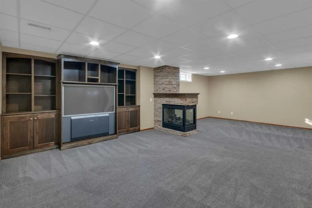 202 Citadel Circle NW