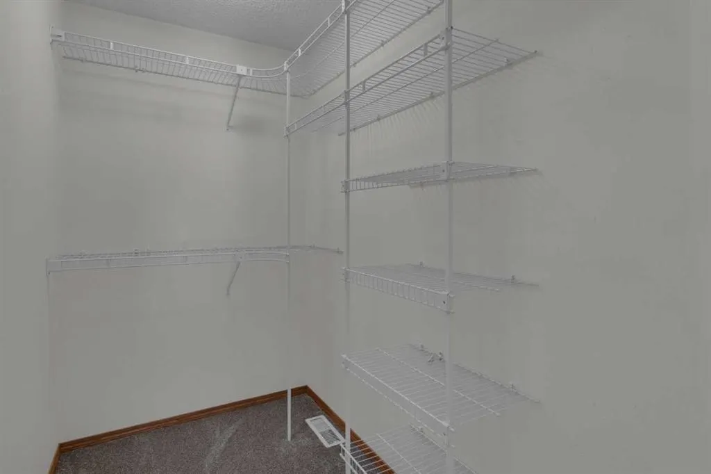 202 Citadel Circle NW