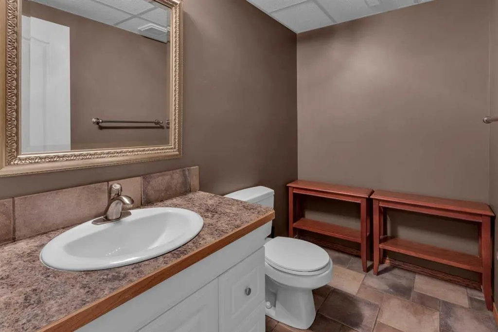 202 Citadel Circle NW