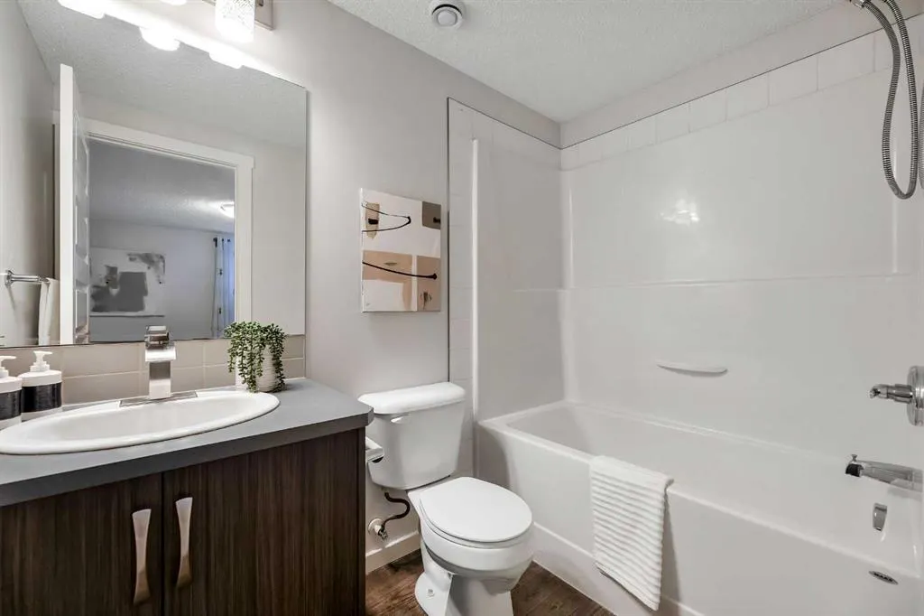 1013 Auburn Bay Circle SE