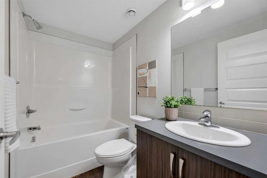 1013 Auburn Bay Circle SE