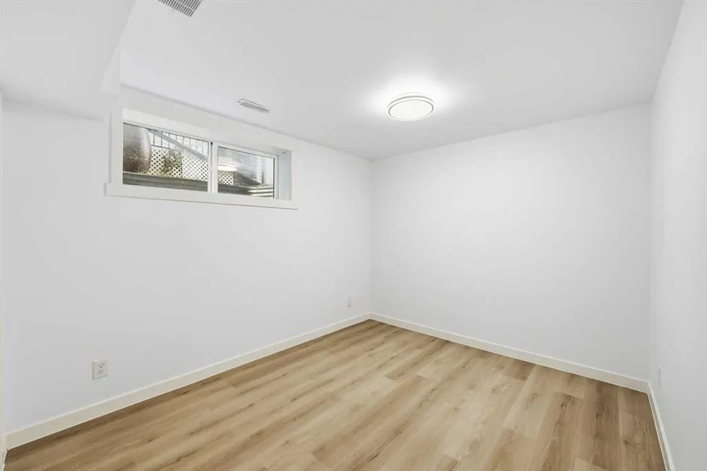 217 coopers Grove SW