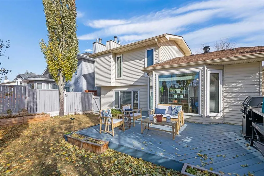 95 Macewan Meadow Way NW